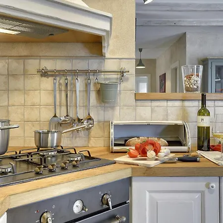 بيت للعطل Luka *