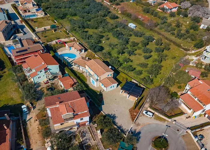 Luka Будинок відпочинку Пула